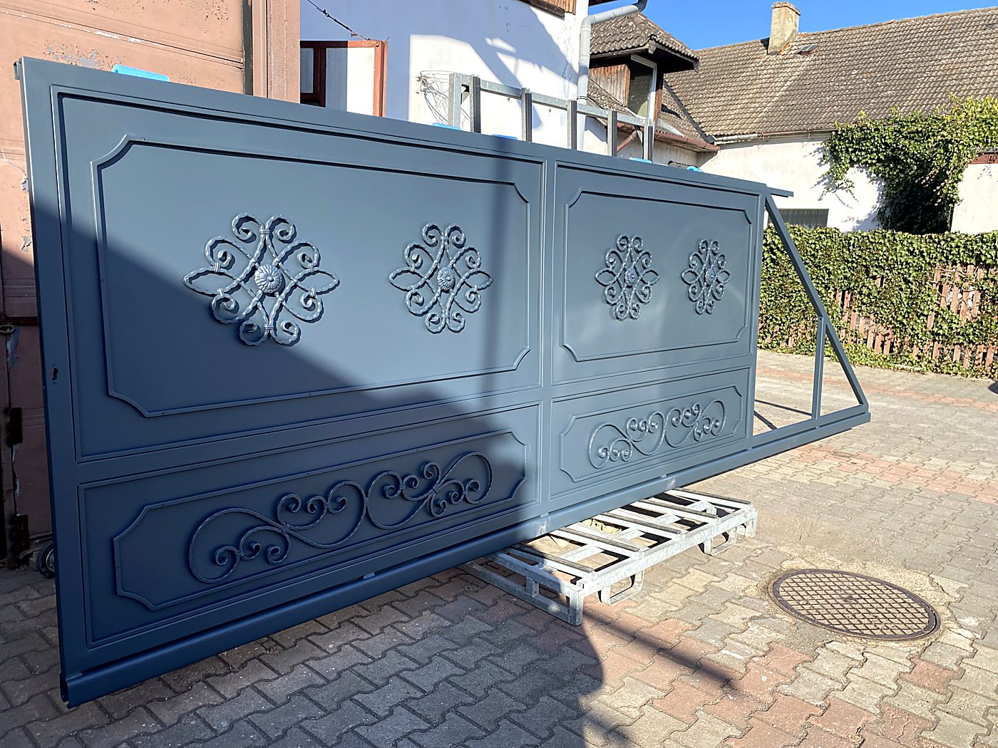 Vollblech mit Ornamenten